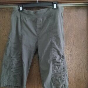 XCVI Wearables tatum size large shorts dark olive capri/bermuda